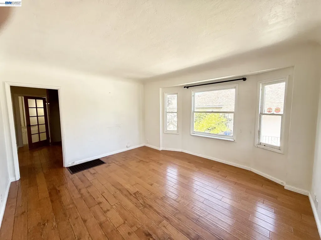 1033 Fountain Street Alameda CA 94501