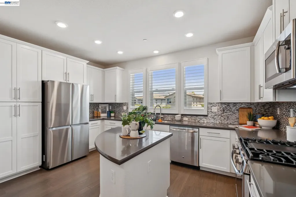 1815 Balsa Street Alameda CA 94501
