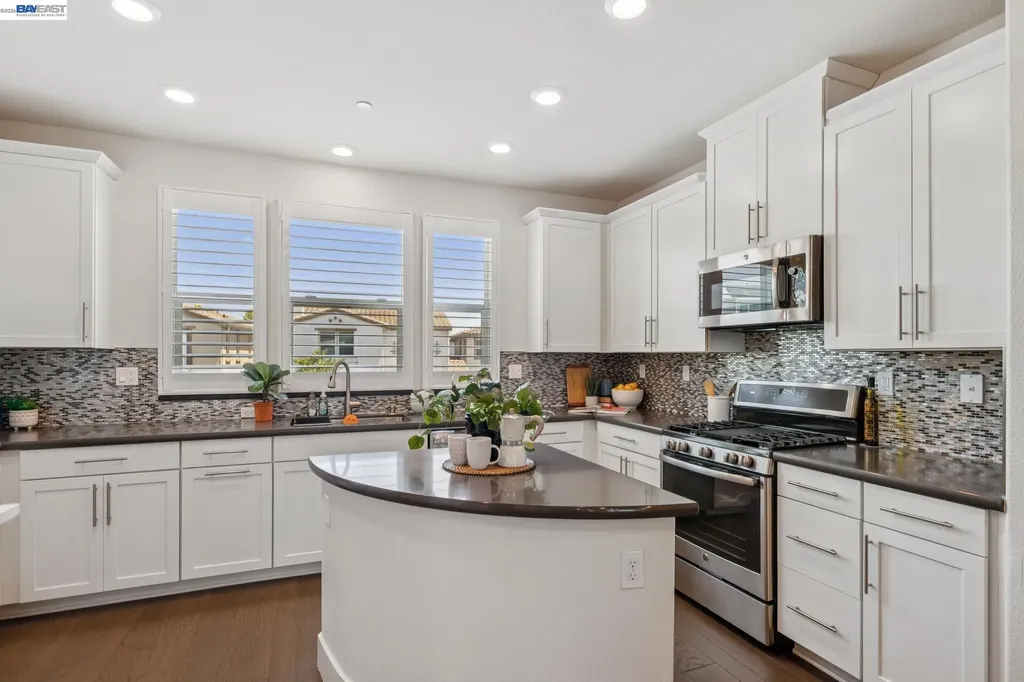 1815 Balsa Street Alameda CA 94501