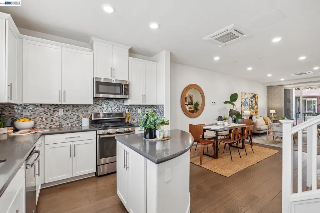 1815 Balsa Street Alameda CA 94501