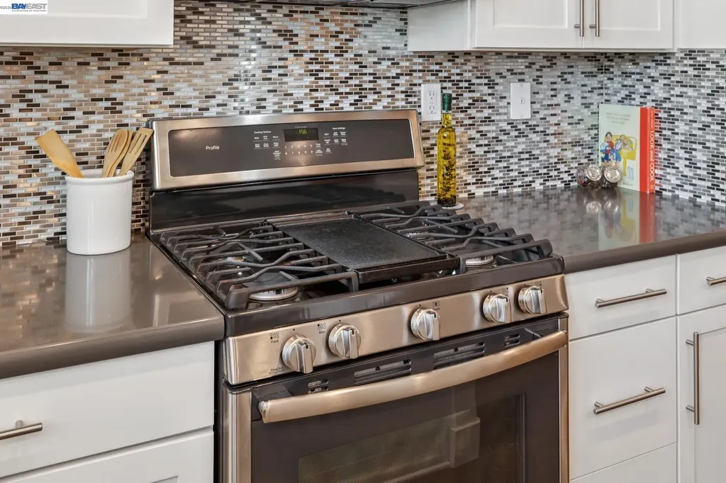 1815 Balsa Street Alameda CA 94501