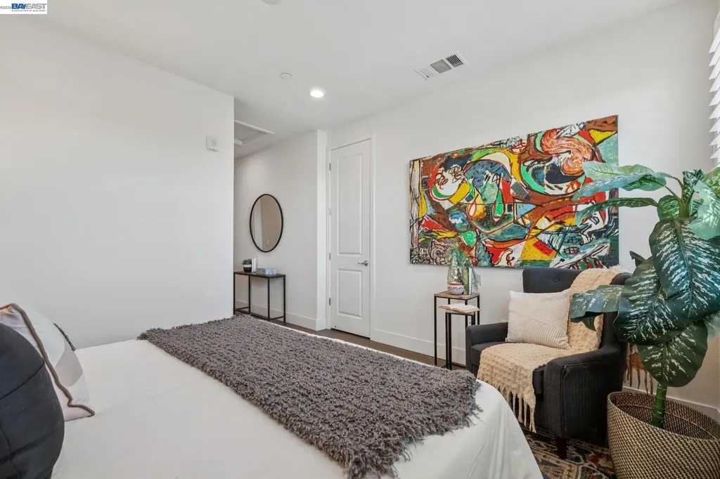 1815 Balsa Street Alameda CA 94501