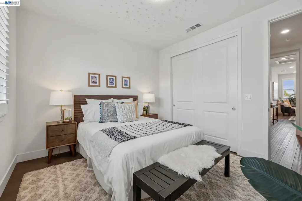 1815 Balsa Street Alameda CA 94501