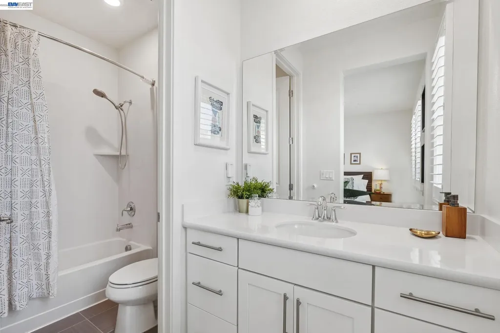 1815 Balsa Street Alameda CA 94501