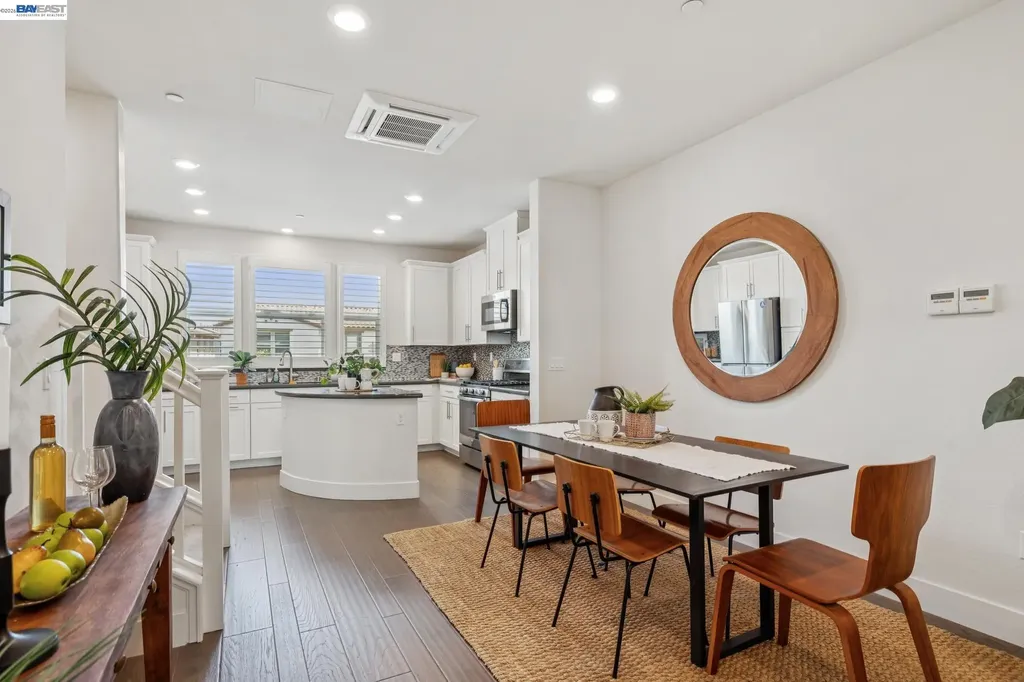 1815 Balsa Street Alameda CA 94501
