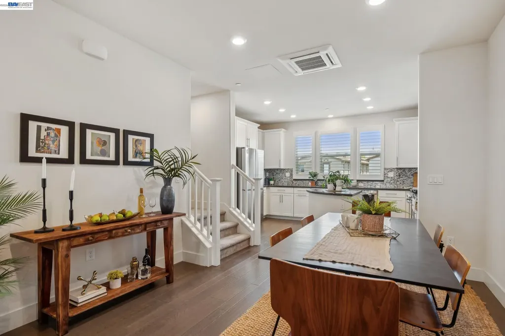 1815 Balsa Street Alameda CA 94501