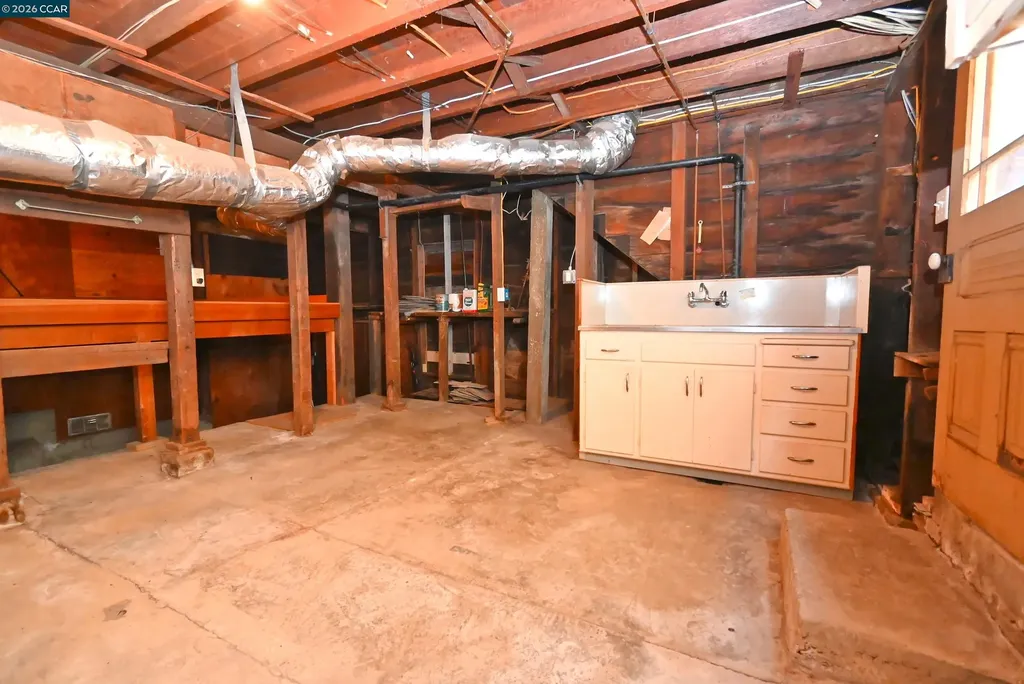 625 Winslow Street Crockett CA 94525