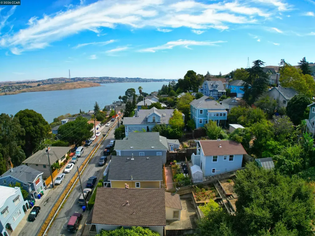 625 Winslow Street Crockett CA 94525