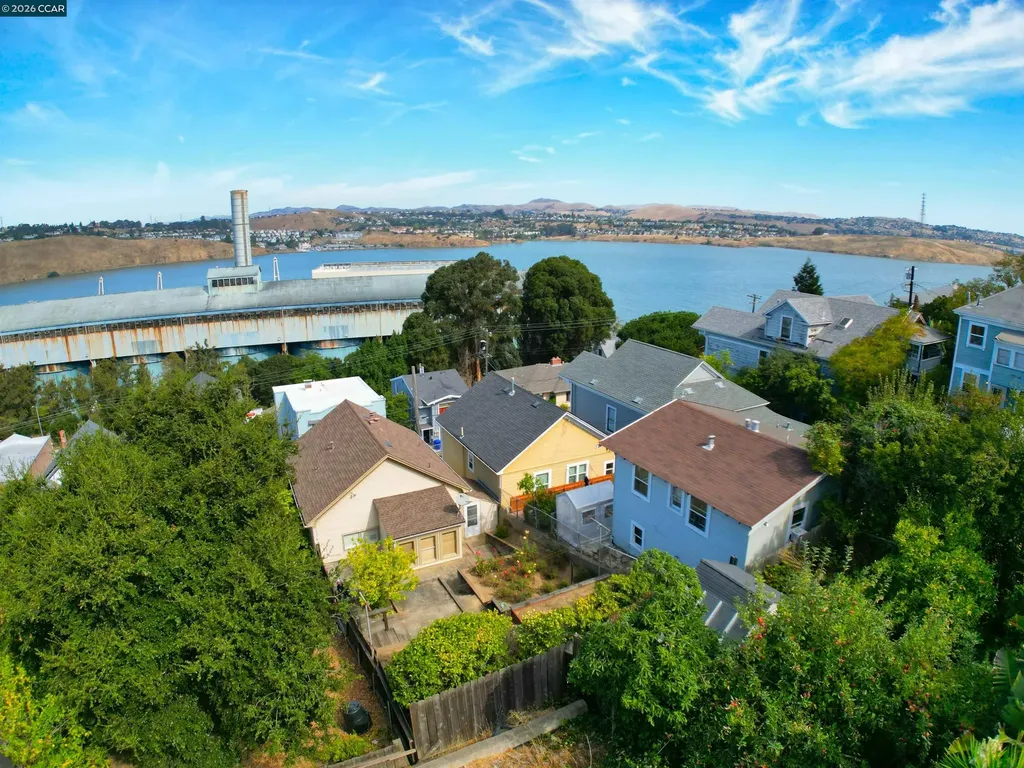 625 Winslow Street Crockett CA 94525