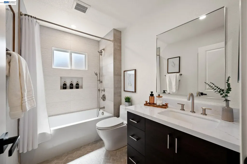 35279 Farnham Drive Newark CA 94560