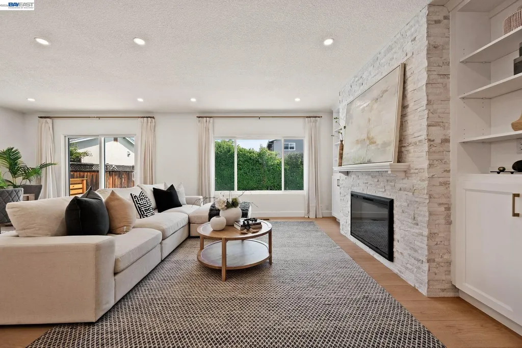 35279 Farnham Drive Newark CA 94560