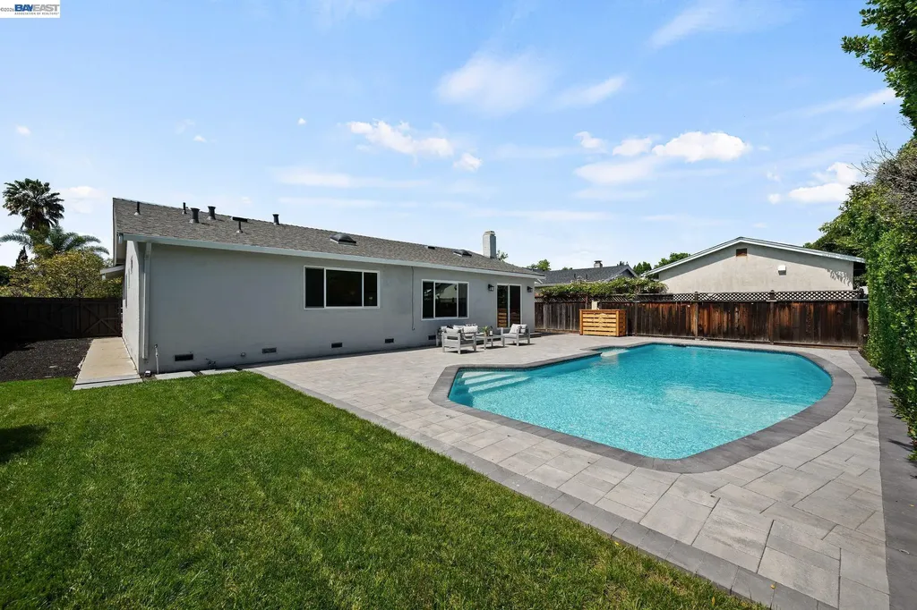 35279 Farnham Drive Newark CA 94560