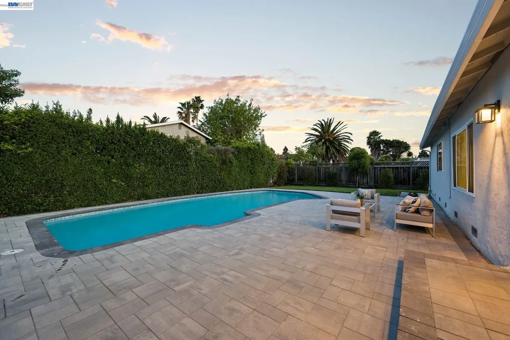 35279 Farnham Drive Newark CA 94560