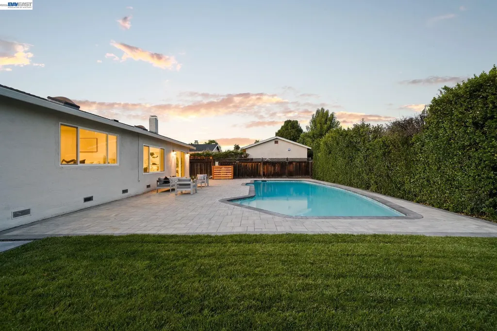 35279 Farnham Drive Newark CA 94560