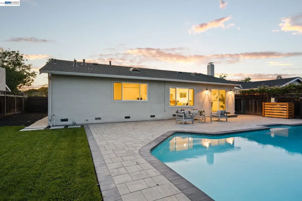 35279 Farnham Drive Newark CA 94560