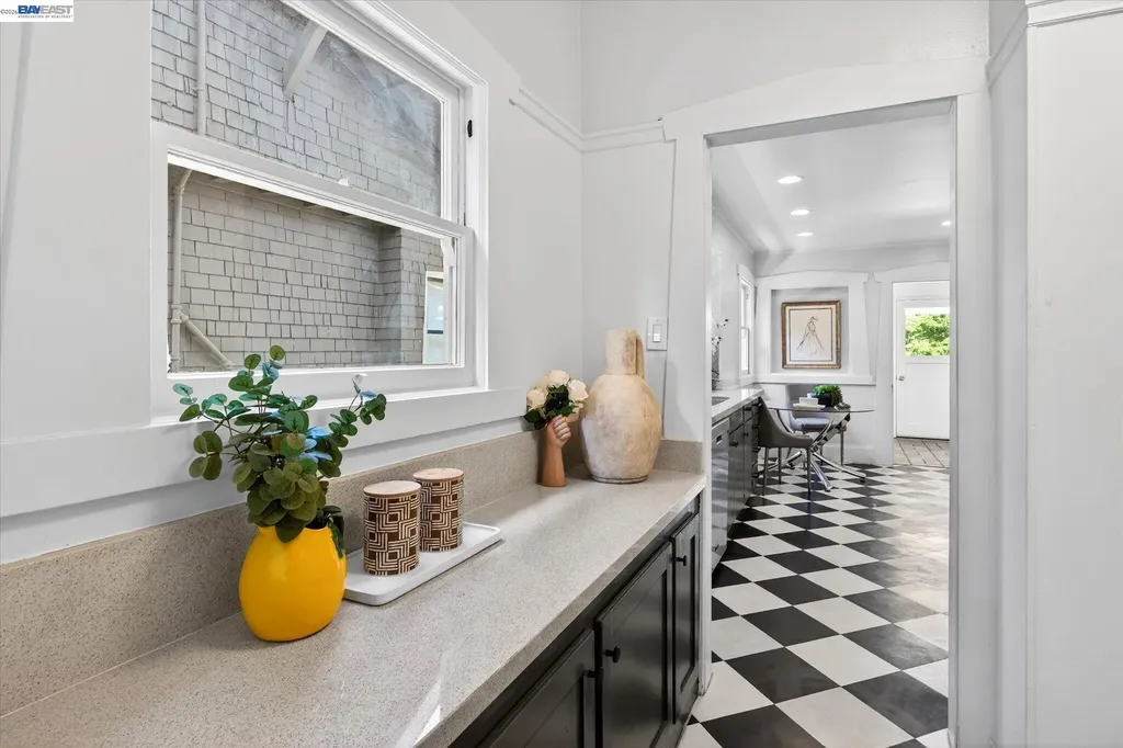 3103 Central Avenue Alameda CA 94501