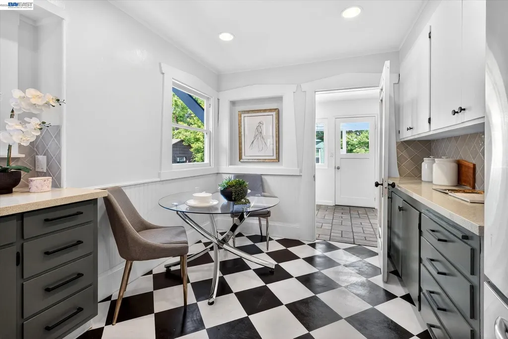3103 Central Avenue Alameda CA 94501