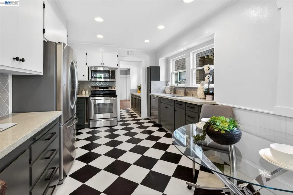 3103 Central Avenue Alameda CA 94501
