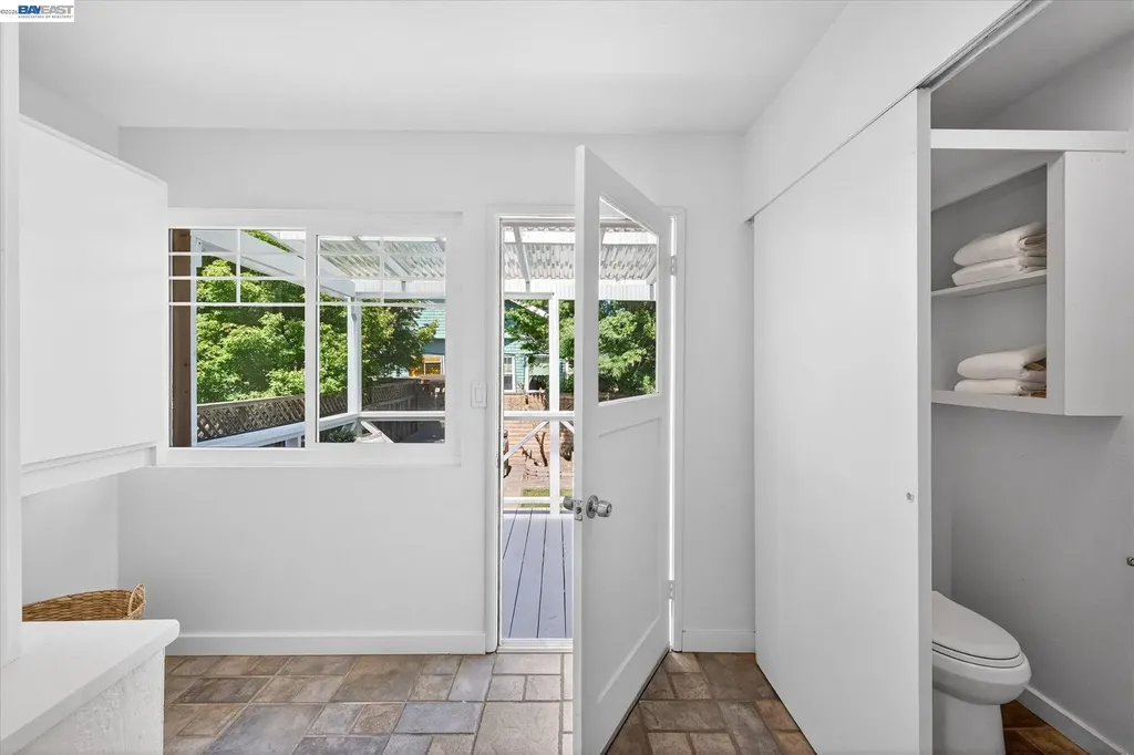 3103 Central Avenue Alameda CA 94501