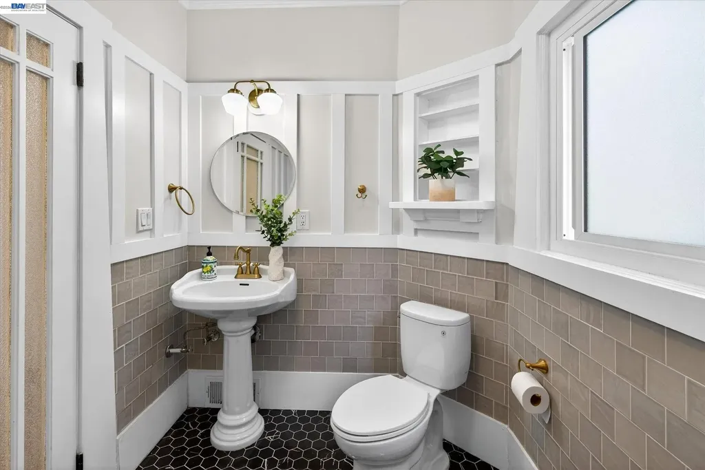 3103 Central Avenue Alameda CA 94501