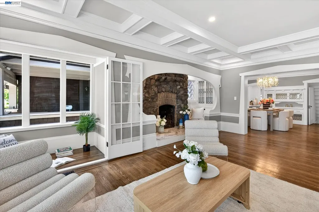 3103 Central Avenue Alameda CA 94501