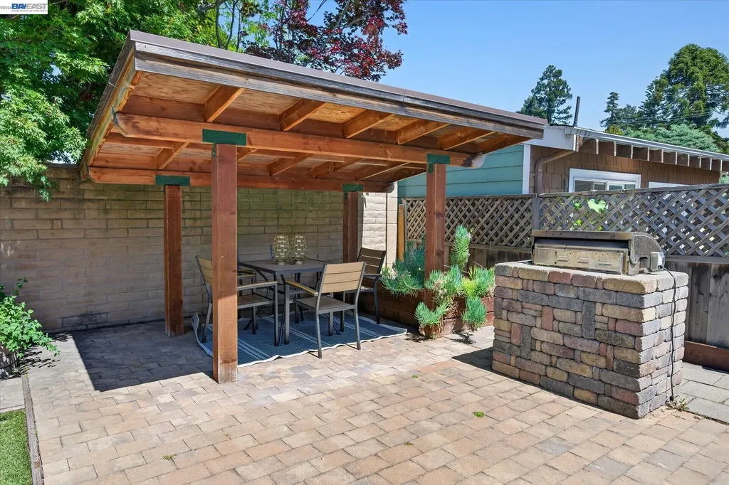 3103 Central Avenue Alameda CA 94501
