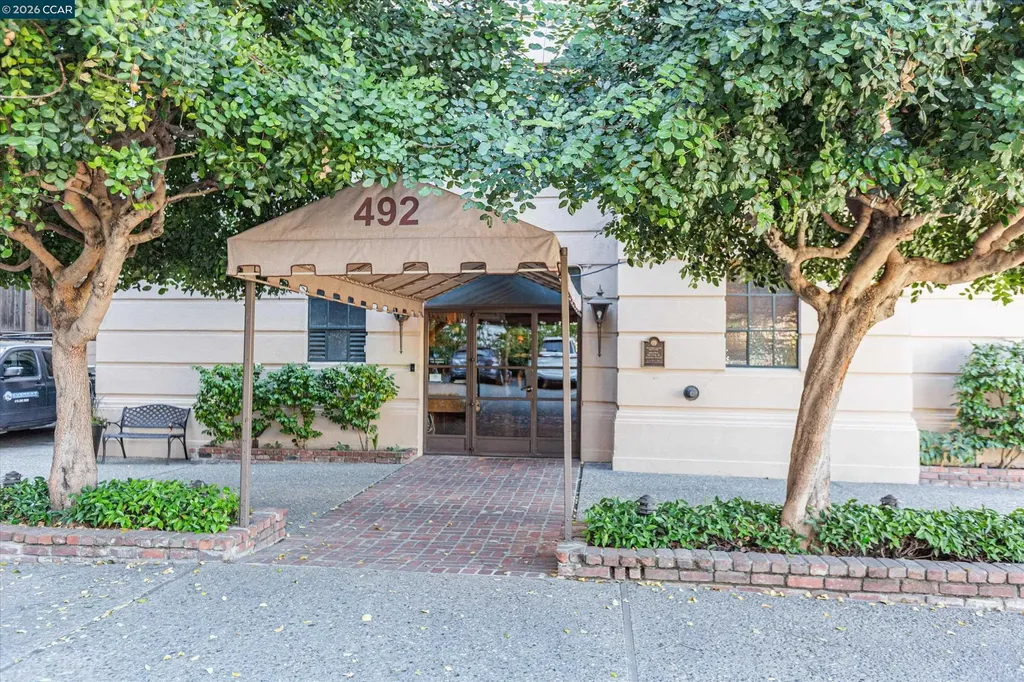 492 Staten Avenue Oakland CA 94610