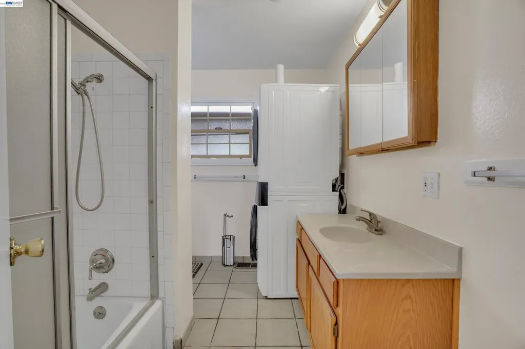 935 2nd Avenue Pinole CA 94564