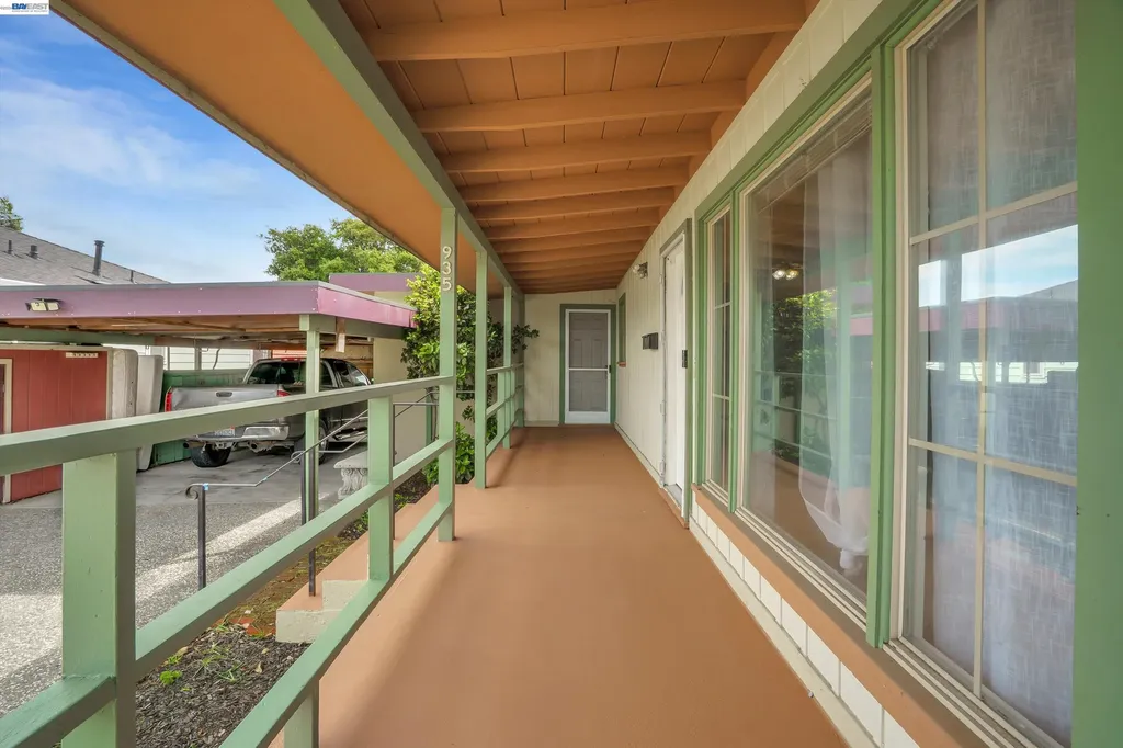 935 2nd Avenue Pinole CA 94564