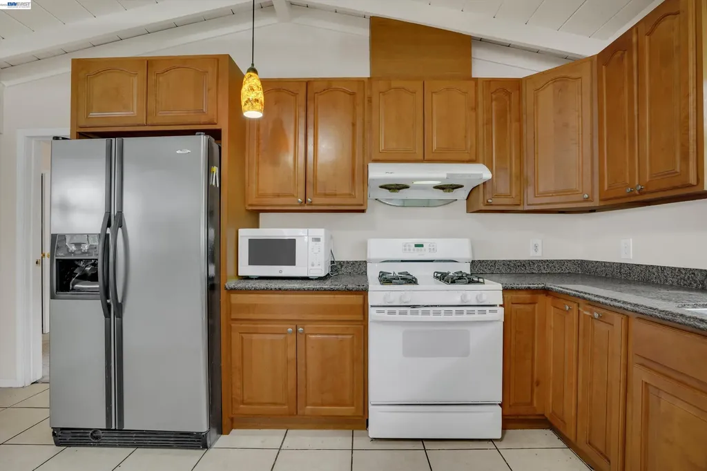 935 2nd Avenue Pinole CA 94564