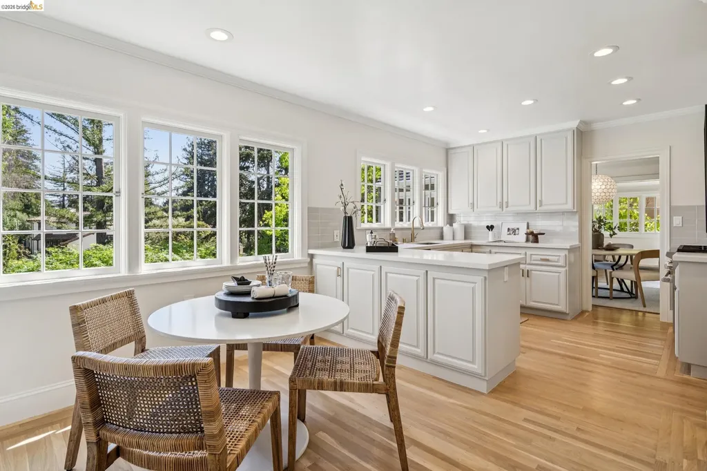 132 Caperton Piedmont CA 94611