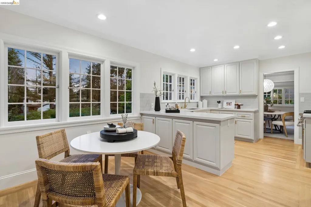 132 Caperton Piedmont CA 94611