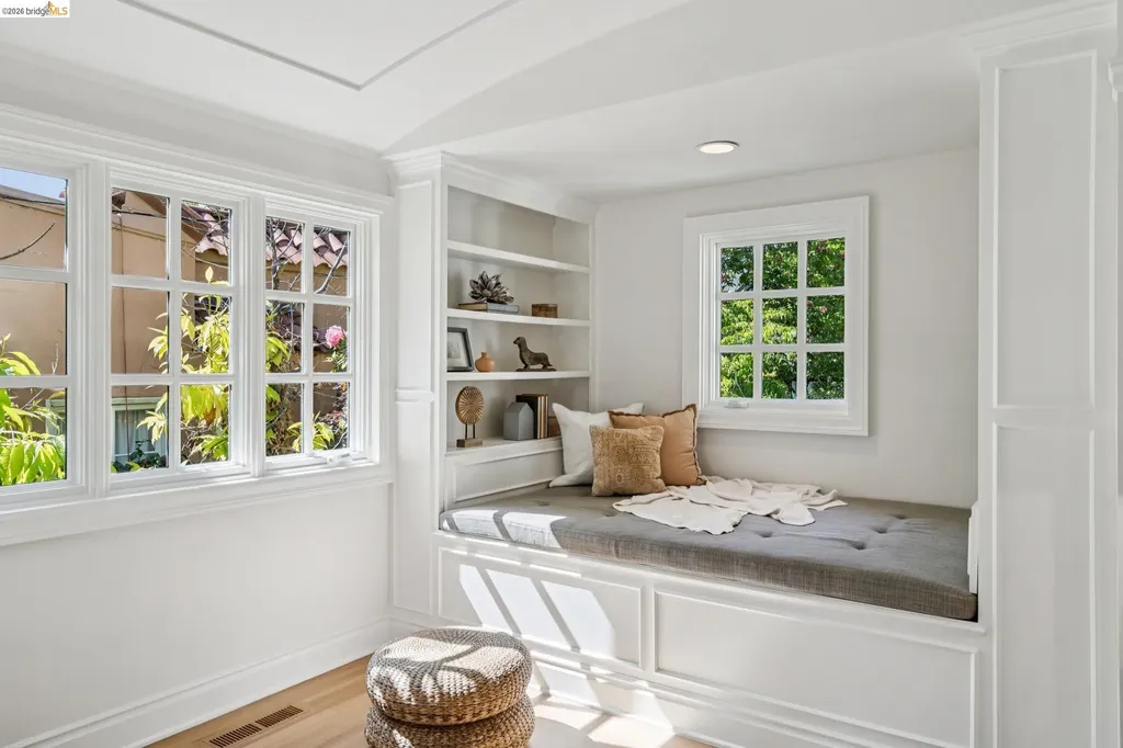 132 Caperton Piedmont CA 94611