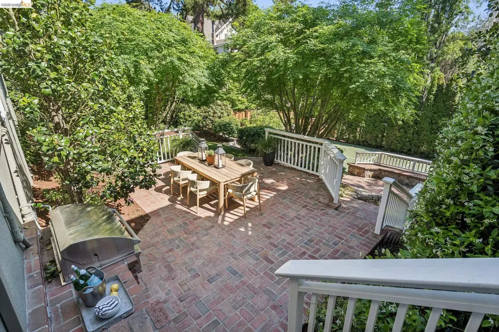 132 Caperton Piedmont CA 94611