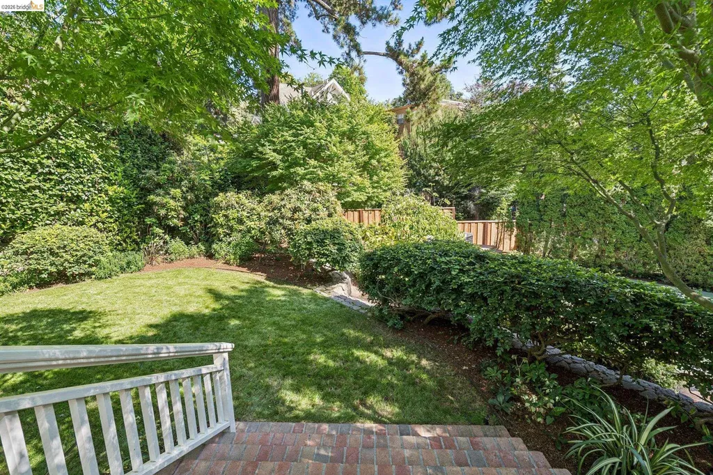 132 Caperton Piedmont CA 94611