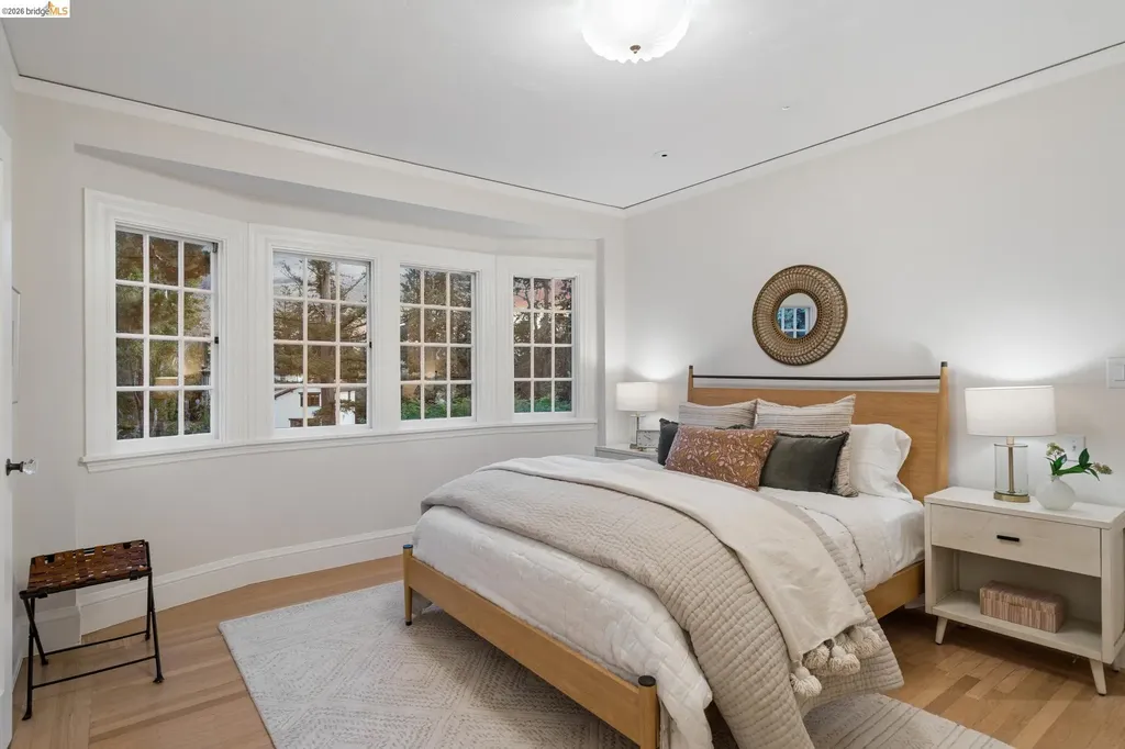 132 Caperton Piedmont CA 94611