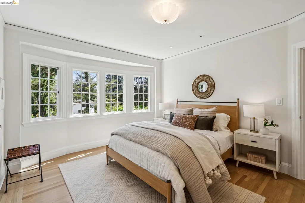 132 Caperton Piedmont CA 94611