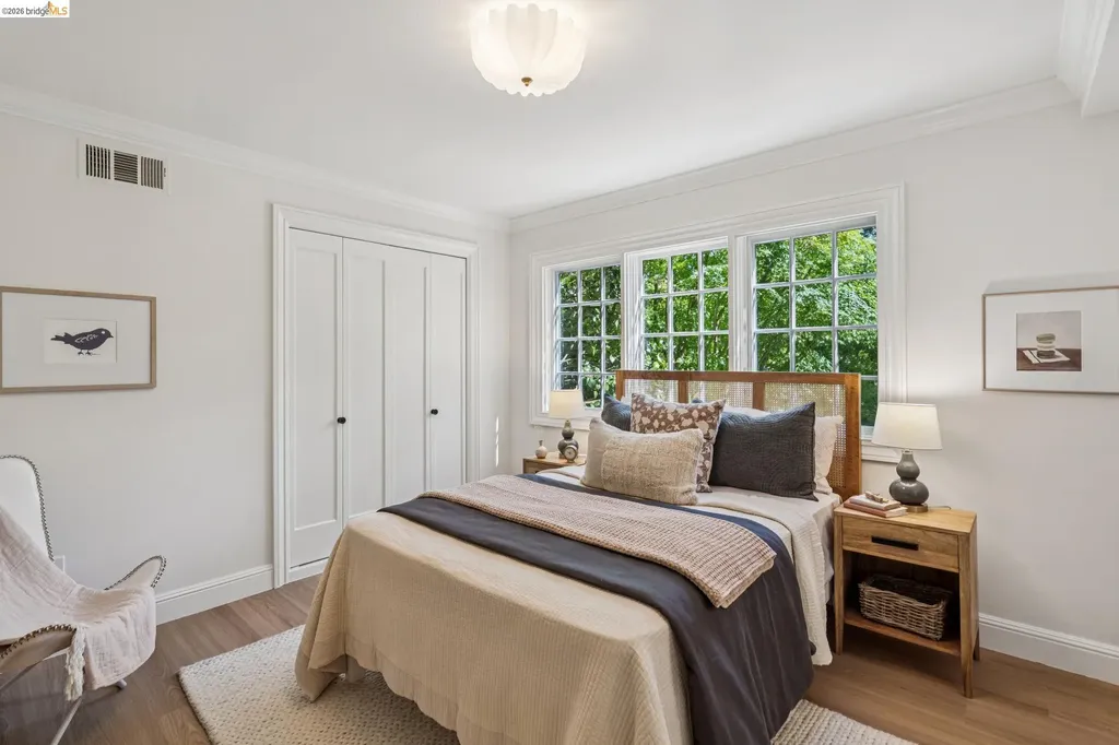 132 Caperton Piedmont CA 94611