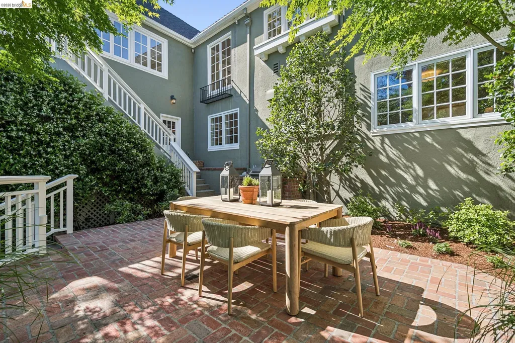 132 Caperton Piedmont CA 94611