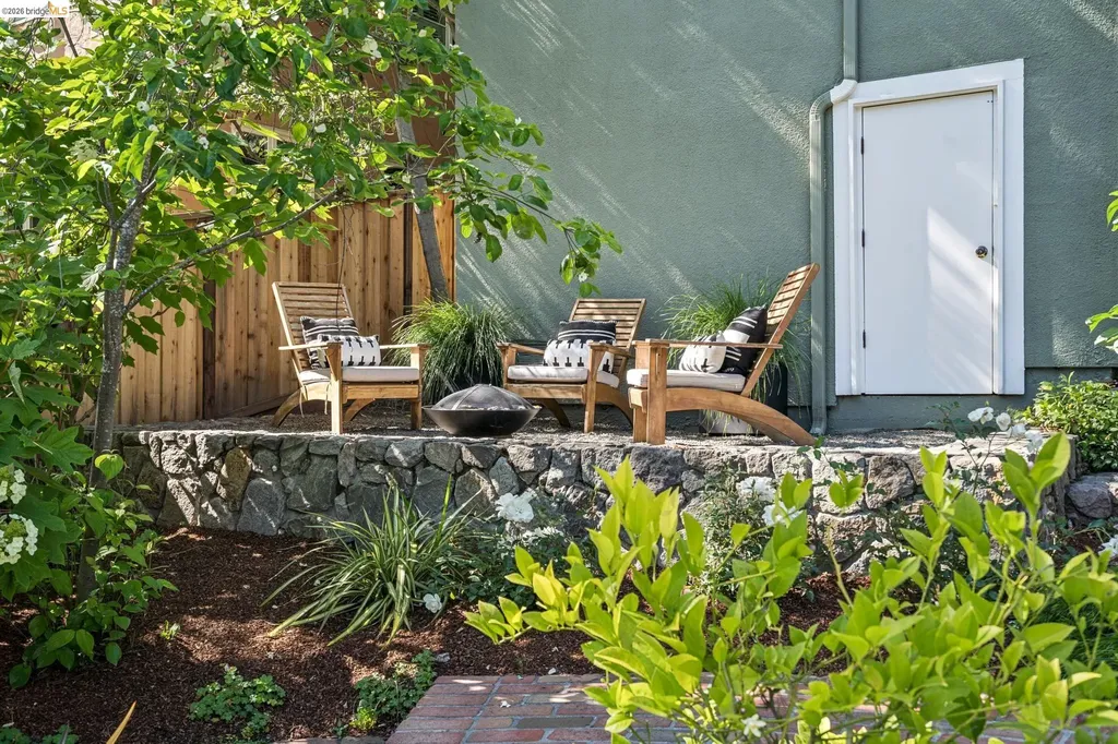 132 Caperton Piedmont CA 94611