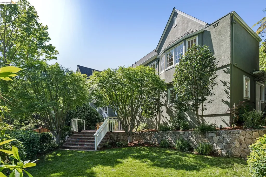 132 Caperton Piedmont CA 94611