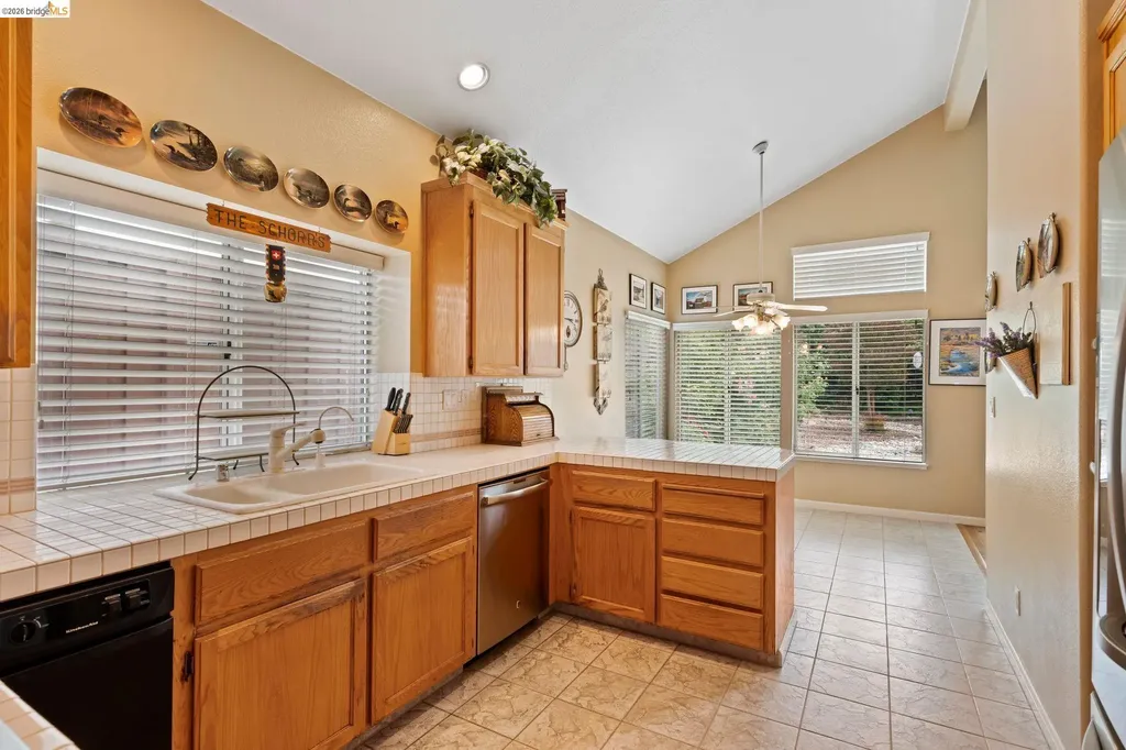 2433 Mimosa Way Antioch CA 94509