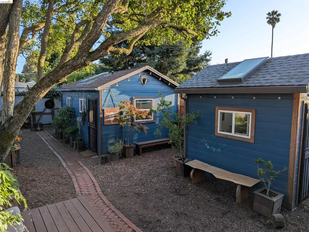 2542 Esmond Avenue Richmond CA 94804