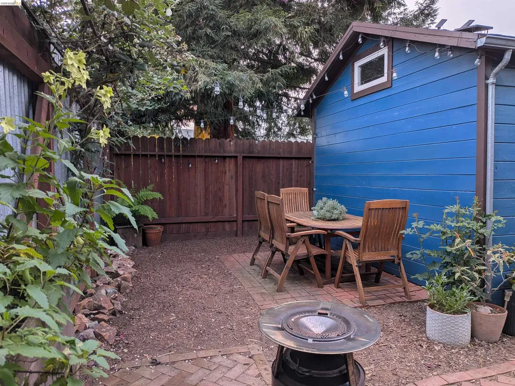 2542 Esmond Avenue Richmond CA 94804