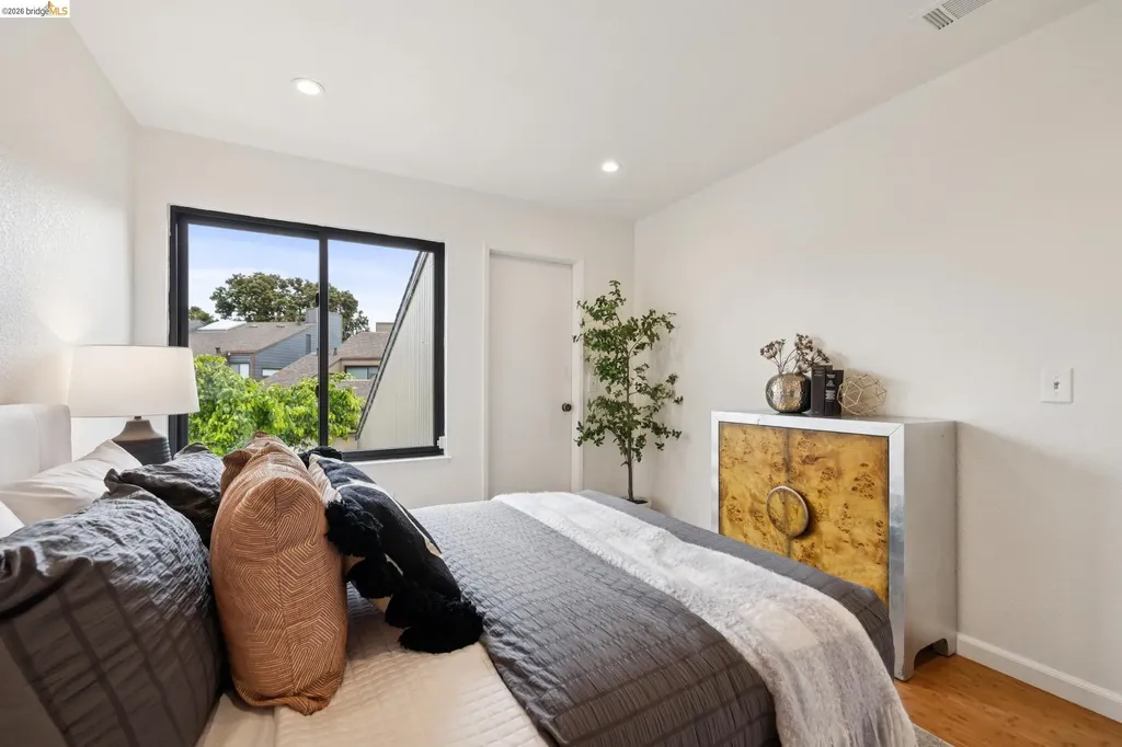 1303 Crown Drive Alameda CA 94501