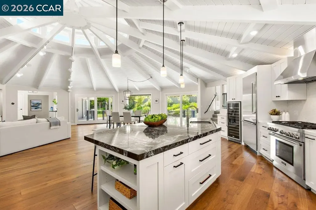 74 Bates Boulevard Orinda CA 94563