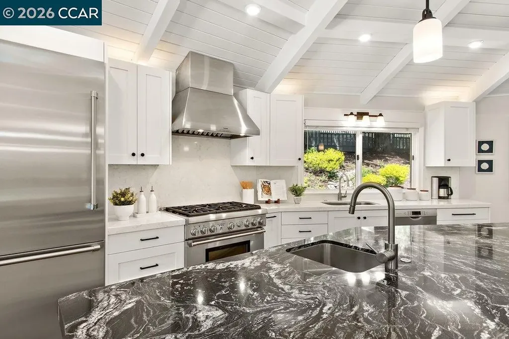 74 Bates Boulevard Orinda CA 94563