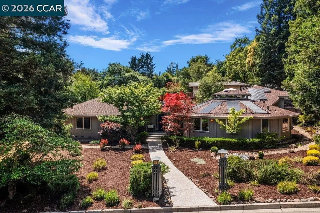 74 Bates Boulevard Orinda CA 94563