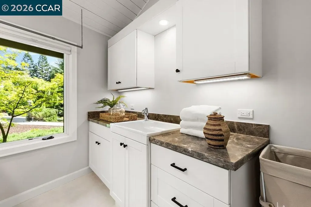 74 Bates Boulevard Orinda CA 94563