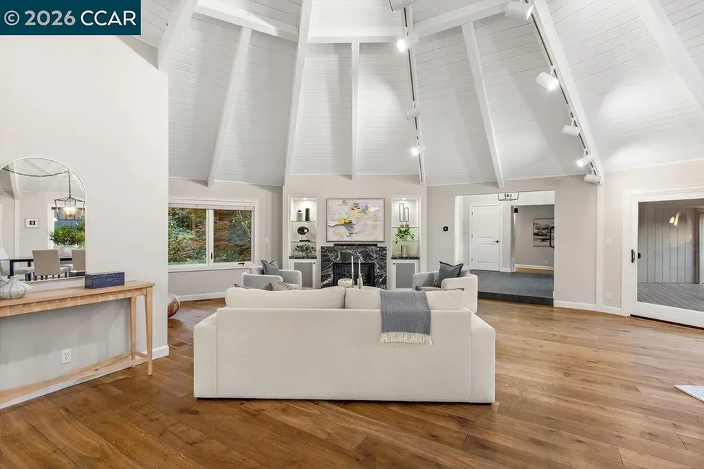 74 Bates Boulevard Orinda CA 94563